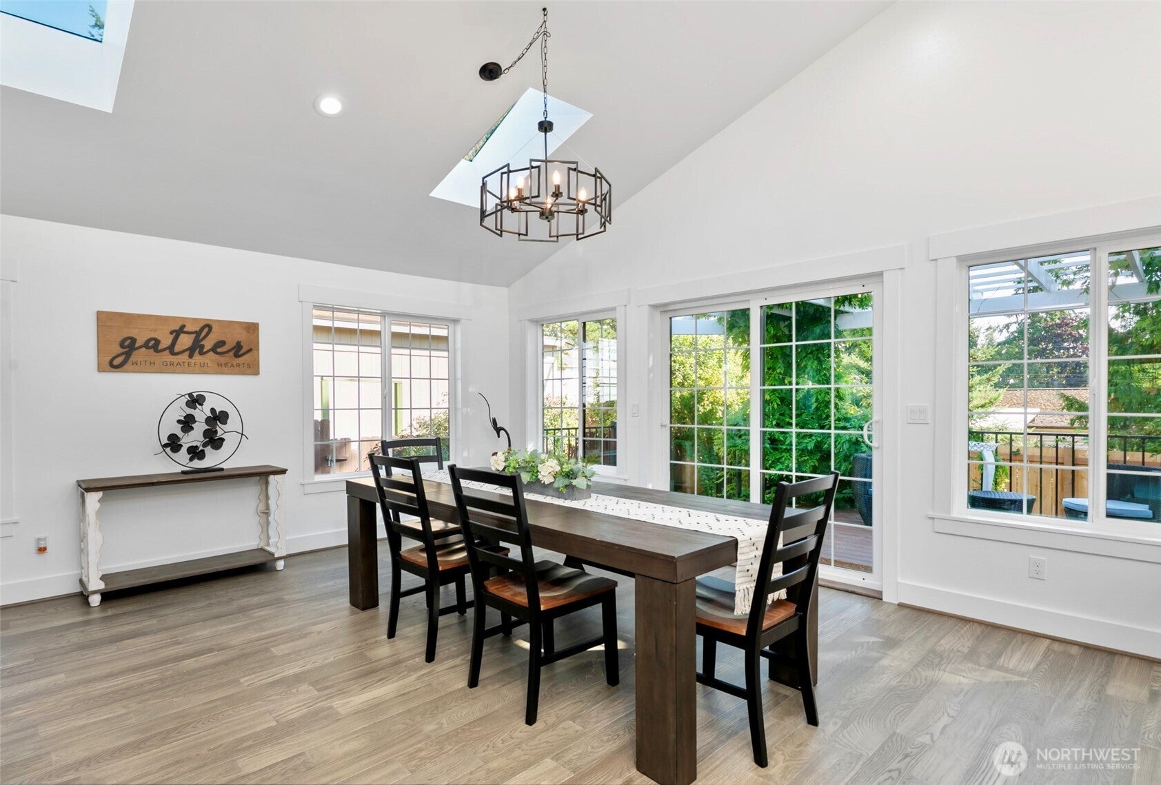 Lake Forest Park, Washington, 98043, United States, 4 Bedrooms Bedrooms, ,3 BathroomsBathrooms,Residential,Active,1963256