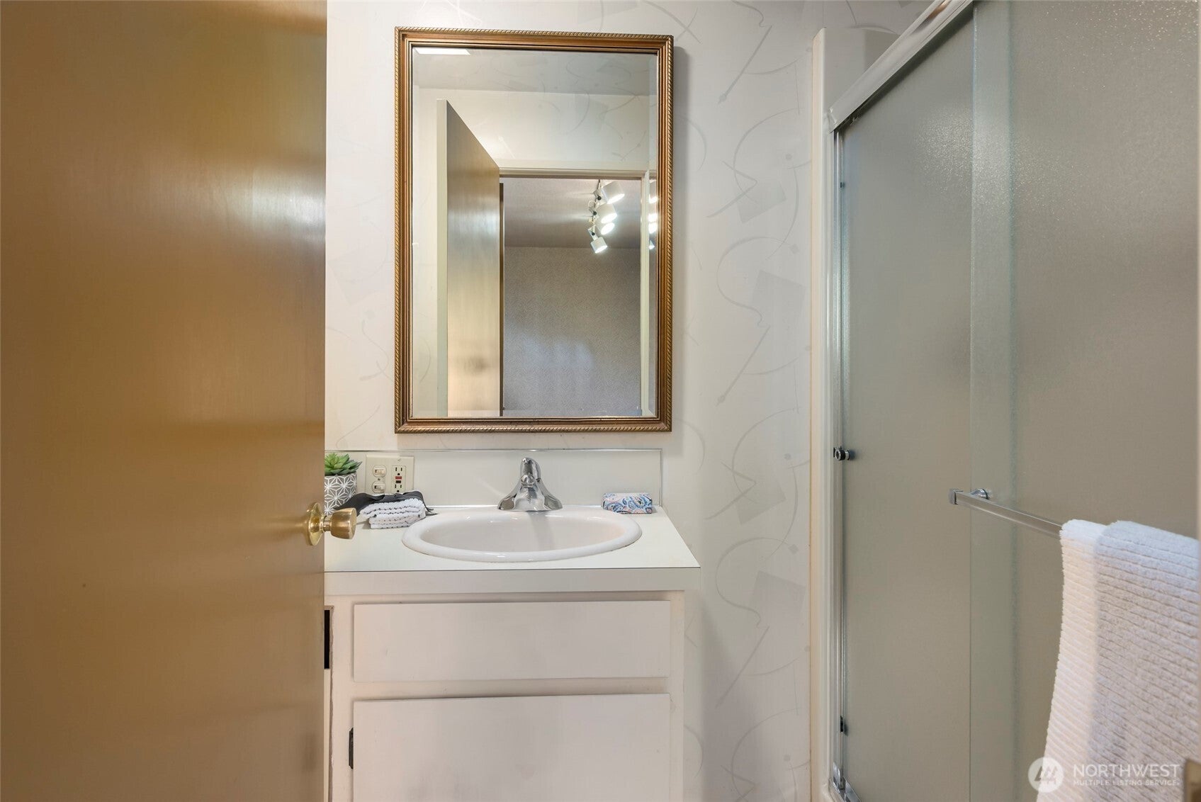 Anacortes, Washington, 98221, United States, 3 Bedrooms Bedrooms, ,2 BathroomsBathrooms,Residential,Active,1922500