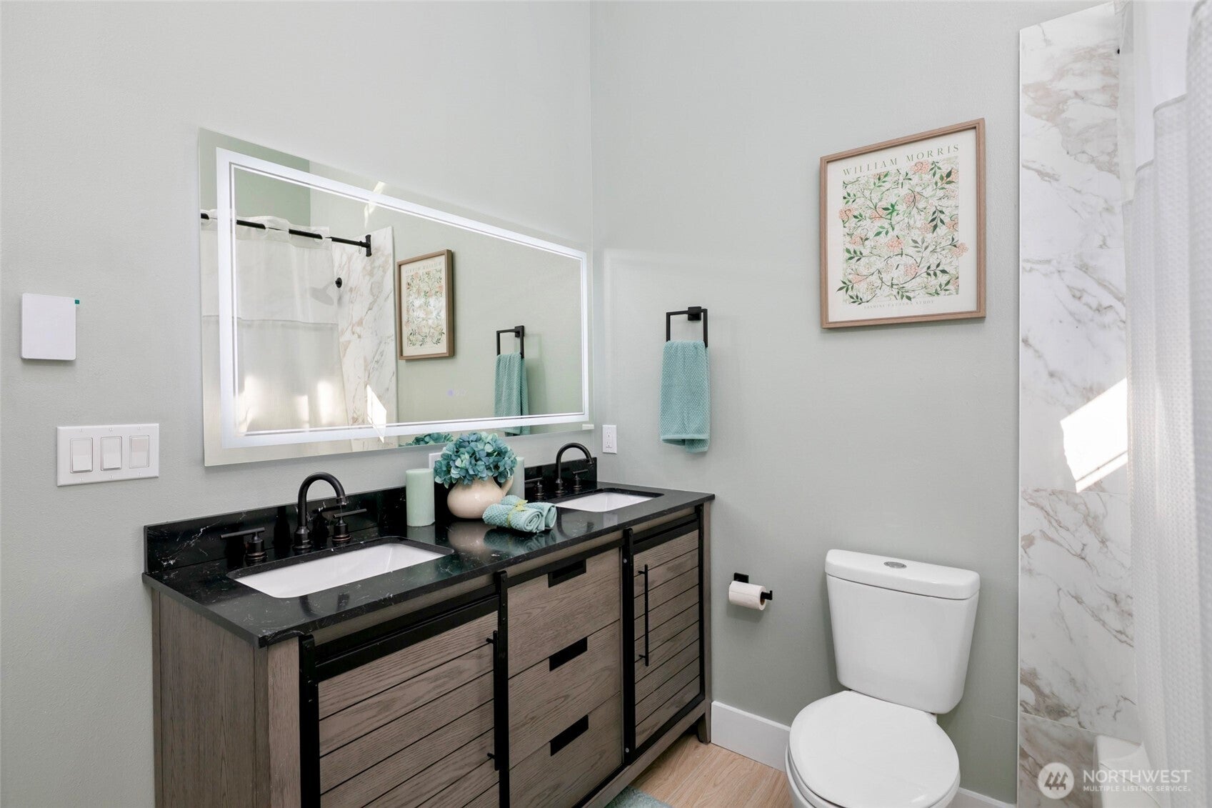 Lake Forest Park, Washington, 98043, United States, 4 Bedrooms Bedrooms, ,3 BathroomsBathrooms,Residential,Active,1963256