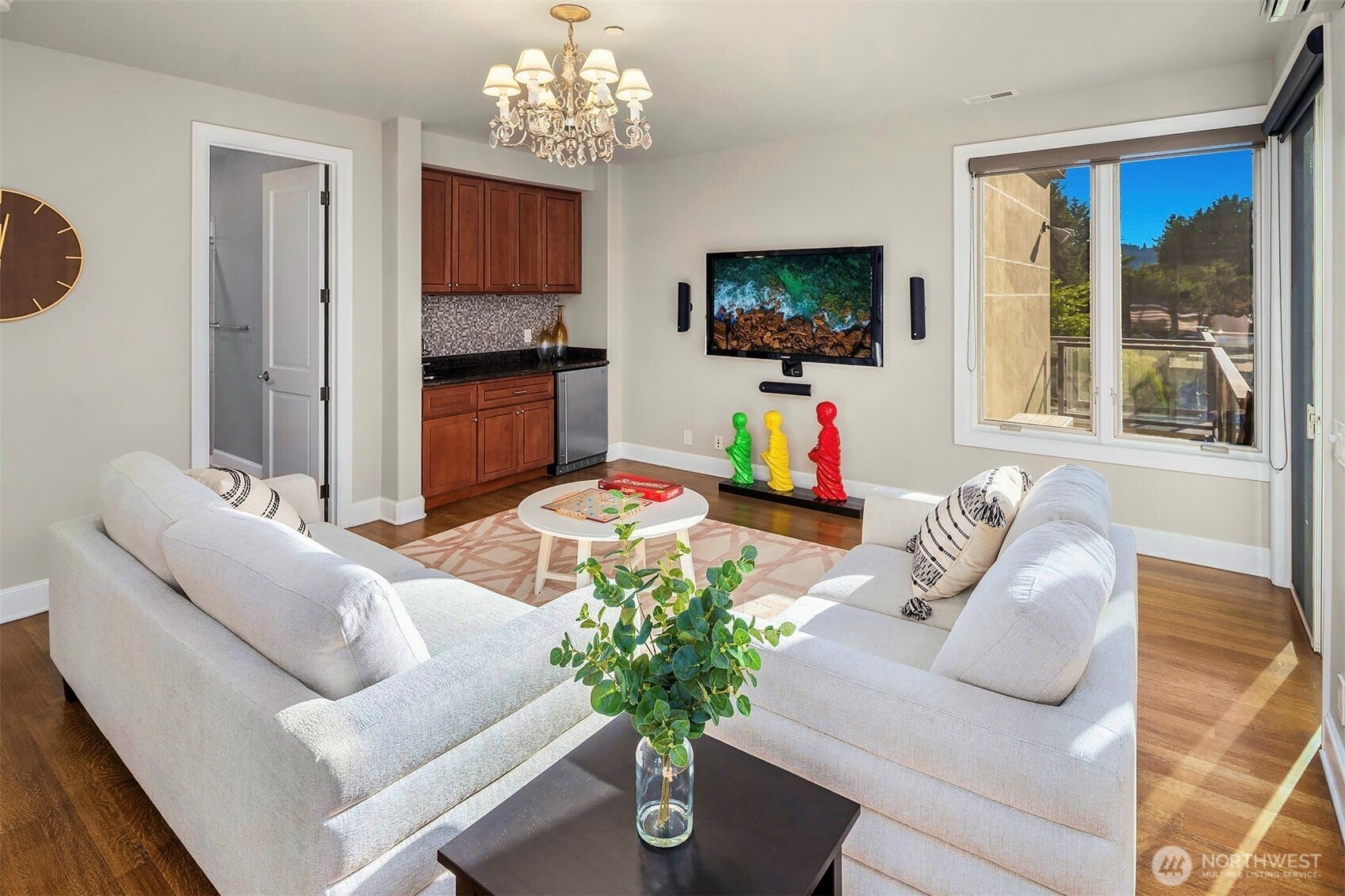 Bellevue, Washington, 98006, United States, 5 Bedrooms Bedrooms, ,8 BathroomsBathrooms,Residential,Active,1914795
