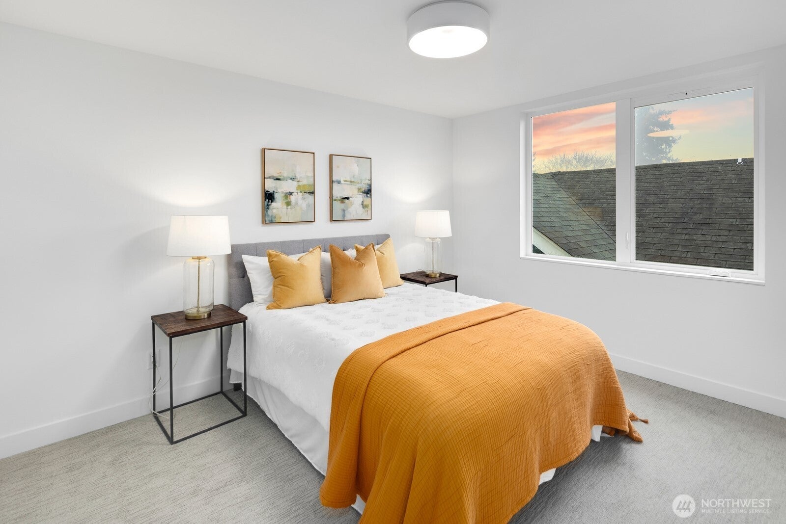 Seattle, Washington, 98122, United States, 4 Bedrooms Bedrooms, ,4 BathroomsBathrooms,Residential,Active,1992543