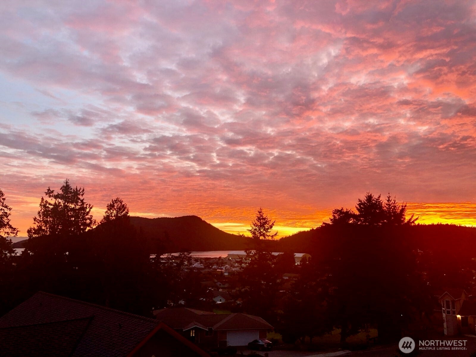 Anacortes, Washington, 98221, United States, 4 Bedrooms Bedrooms, ,3 BathroomsBathrooms,Residential,Pending,1968376