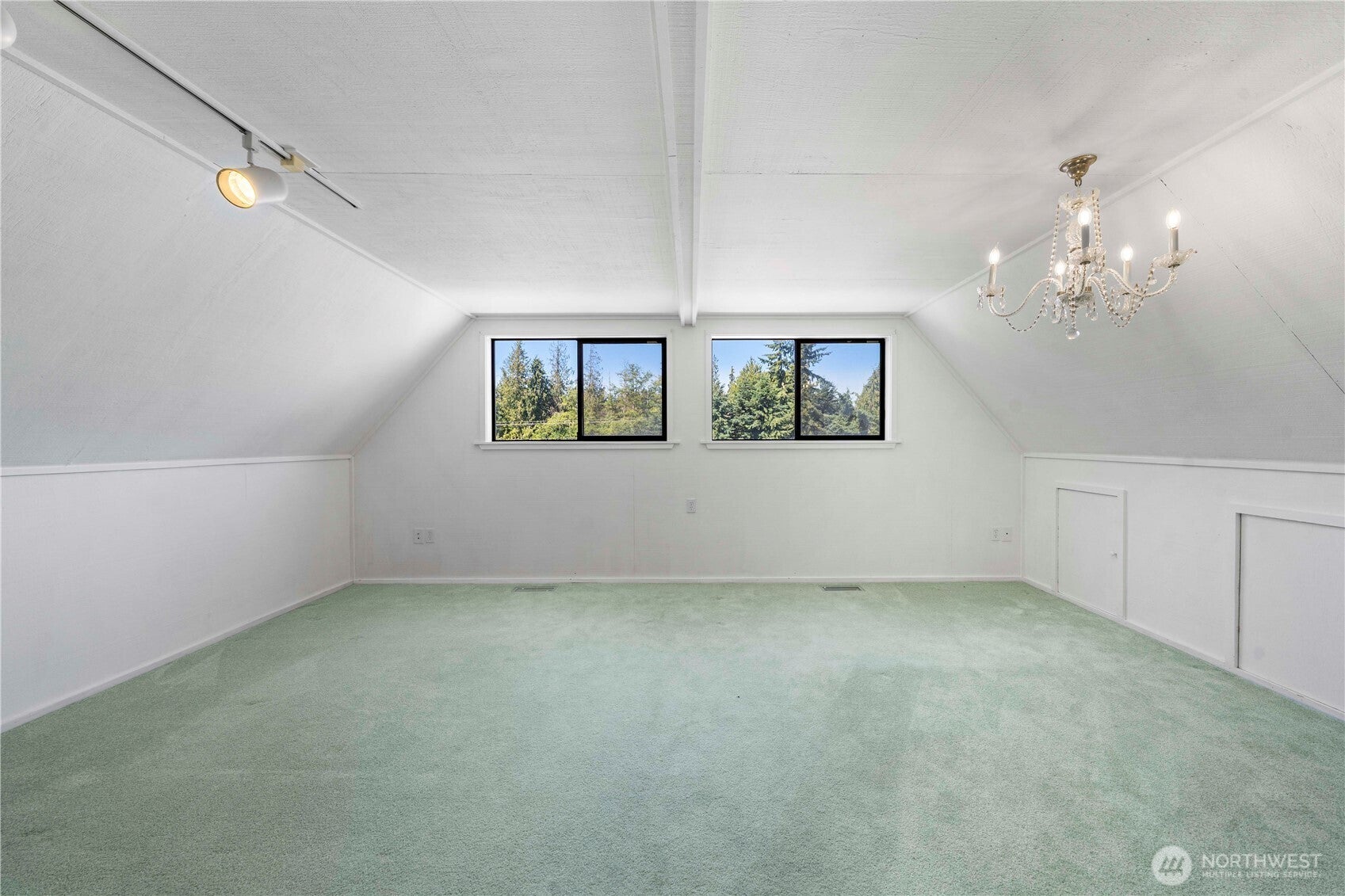 Sequim, Washington, 98382, United States, 2 Bedrooms Bedrooms, ,5 BathroomsBathrooms,Residential,Active,1900162