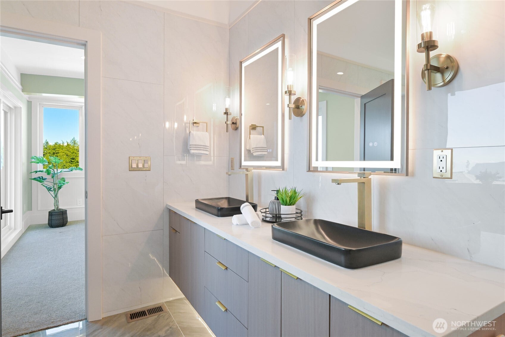 Anacortes, Washington, 98221, United States, 3 Bedrooms Bedrooms, ,4 BathroomsBathrooms,Residential,Pending,2009148