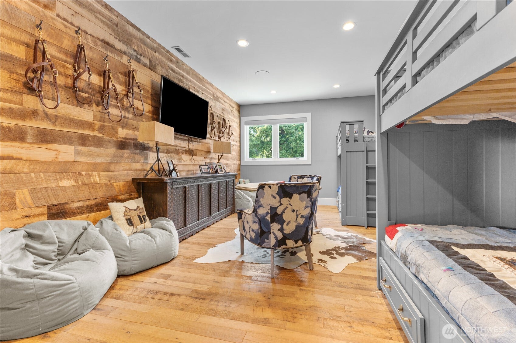 Yelm, Washington, 98597, United States, 5 Bedrooms Bedrooms, ,7 BathroomsBathrooms,Residential,Active,1909895