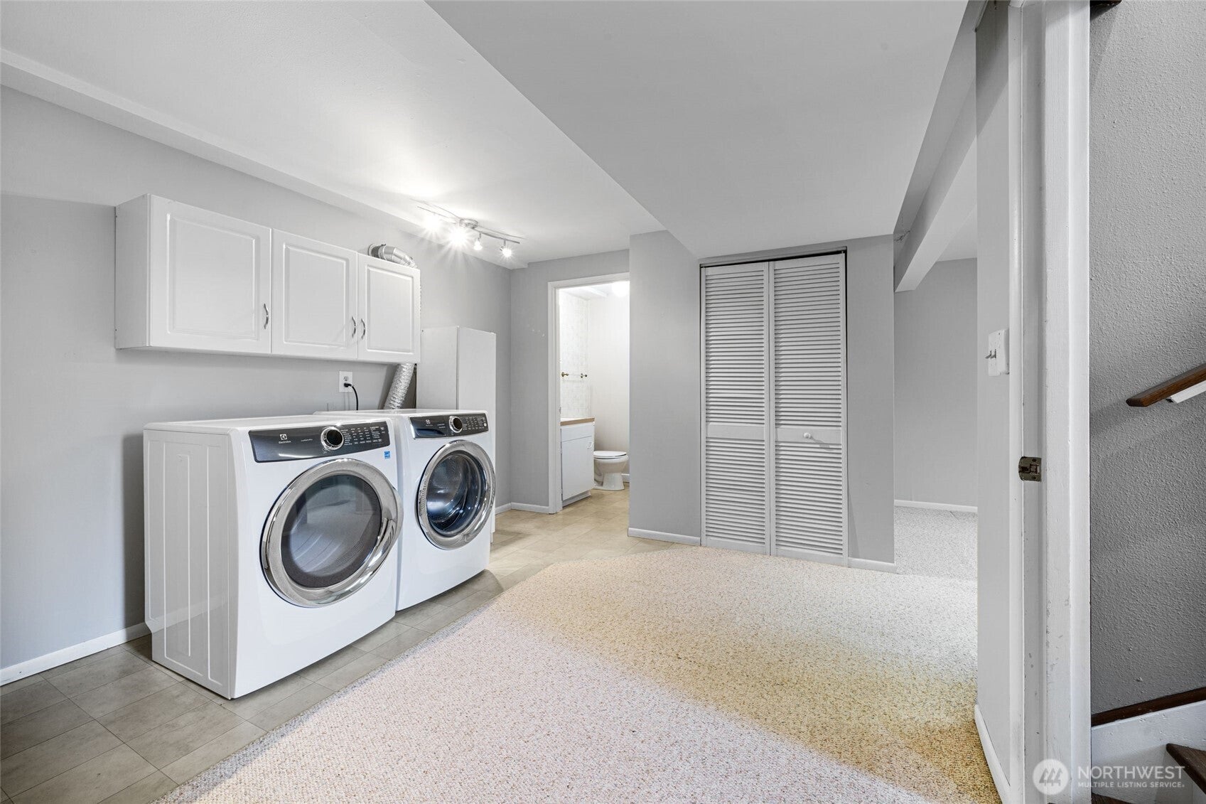 Lynnwood, Washington, 98087, United States, 3 Bedrooms Bedrooms, ,3 BathroomsBathrooms,Residential,Active,1987204