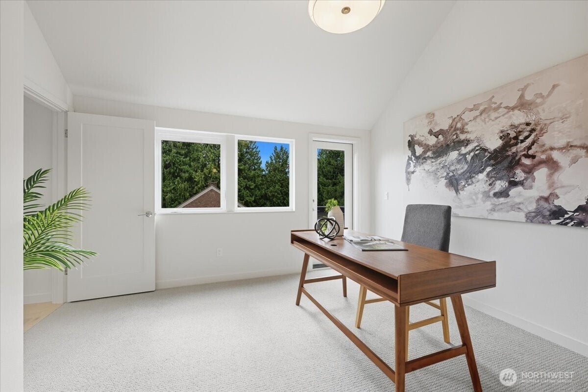 Seattle, Washington, 98125, United States, 4 Bedrooms Bedrooms, ,4 BathroomsBathrooms,Residential,Active,1943816