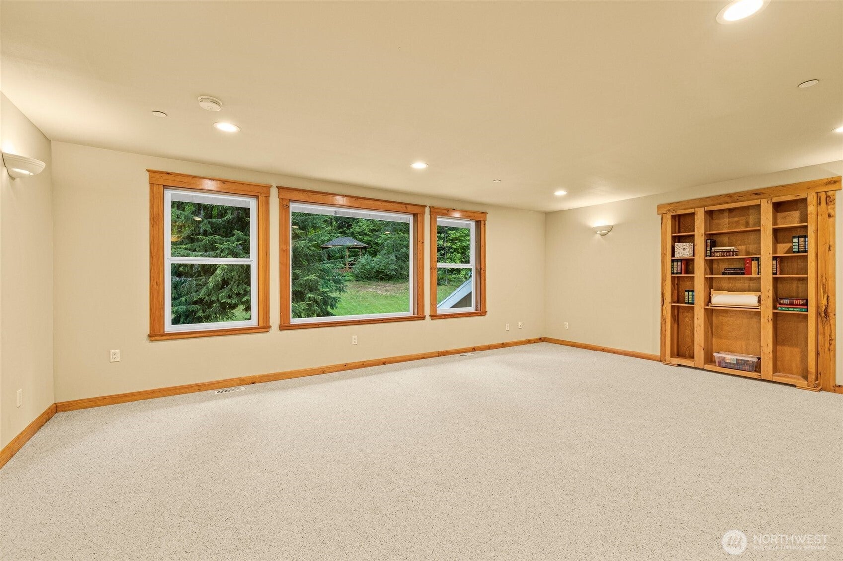 Kent, Washington, 98042, United States, 4 Bedrooms Bedrooms, ,4 BathroomsBathrooms,Residential,Active,1908132