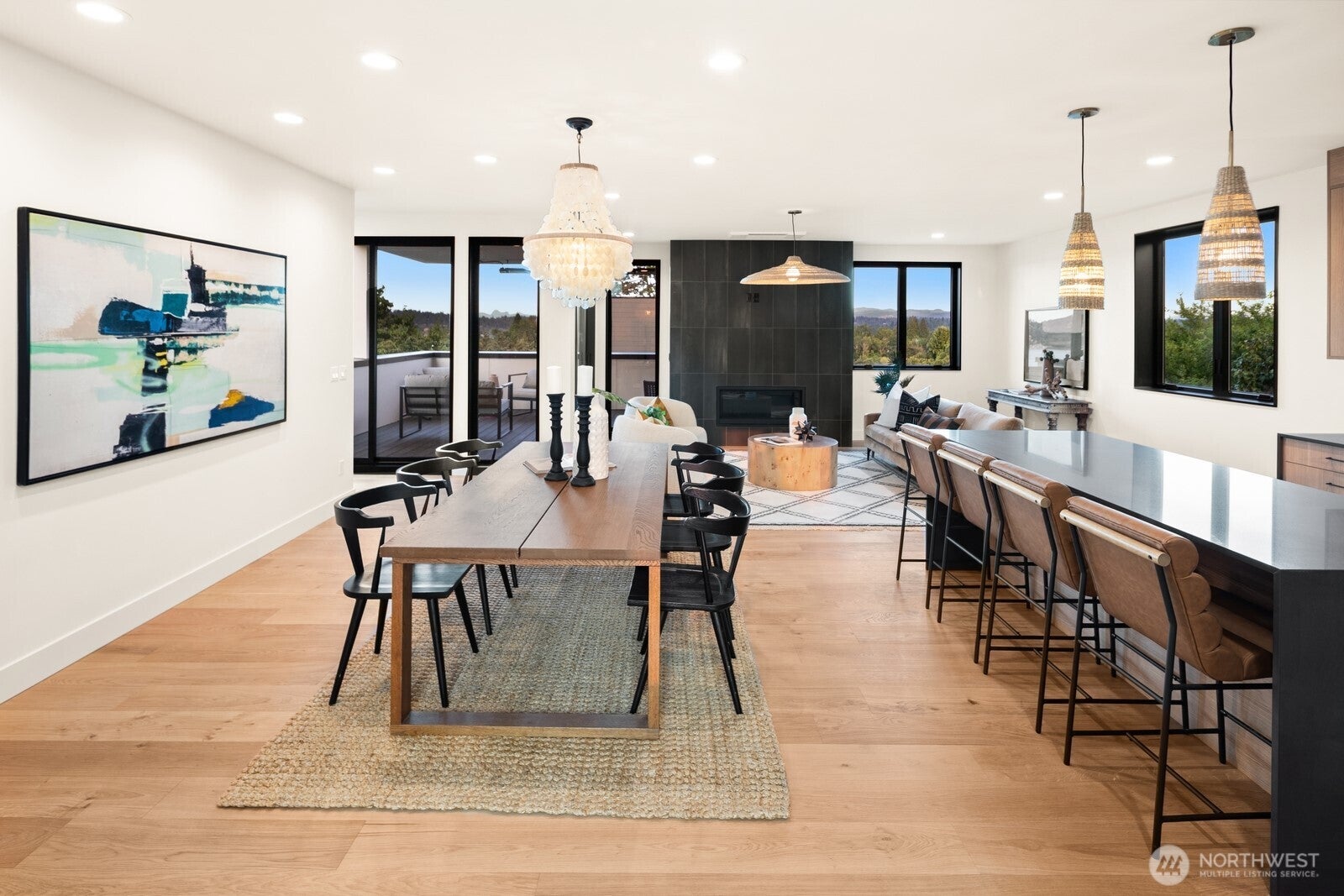 Seattle, Washington, 98118, United States, 5 Bedrooms Bedrooms, ,4 BathroomsBathrooms,Residential,Active,1909862