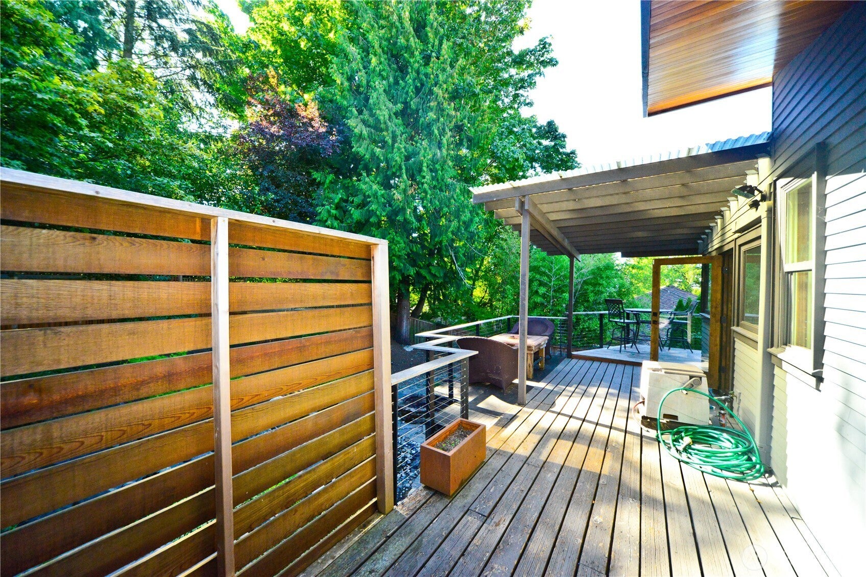 Kirkland, Washington, 98033, United States, 3 Bedrooms Bedrooms, ,3 BathroomsBathrooms,Residential,Active,1945839