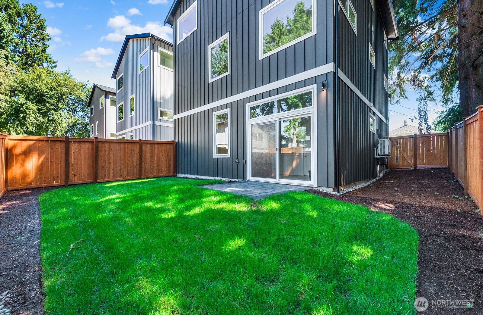 Seattle, Washington, 98117, United States, 4 Bedrooms Bedrooms, ,4 BathroomsBathrooms,Residential,Active,1892621