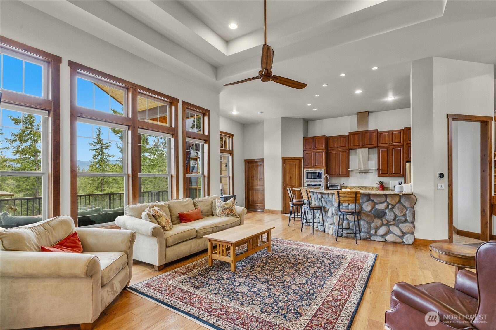 Cle Elum, Washington, 98922, United States, 3 Bedrooms Bedrooms, ,3 BathroomsBathrooms,Residential,Active,2031010