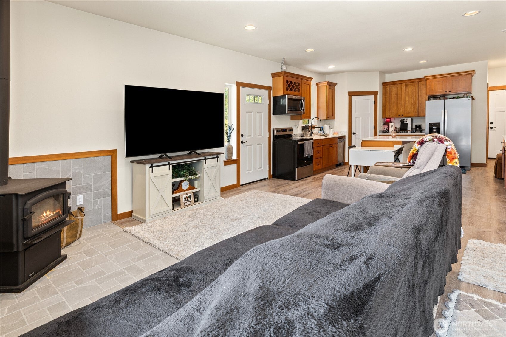Cle Elum, Washington, 98922, United States, 4 Bedrooms Bedrooms, ,3 BathroomsBathrooms,Residential,Active,1944053