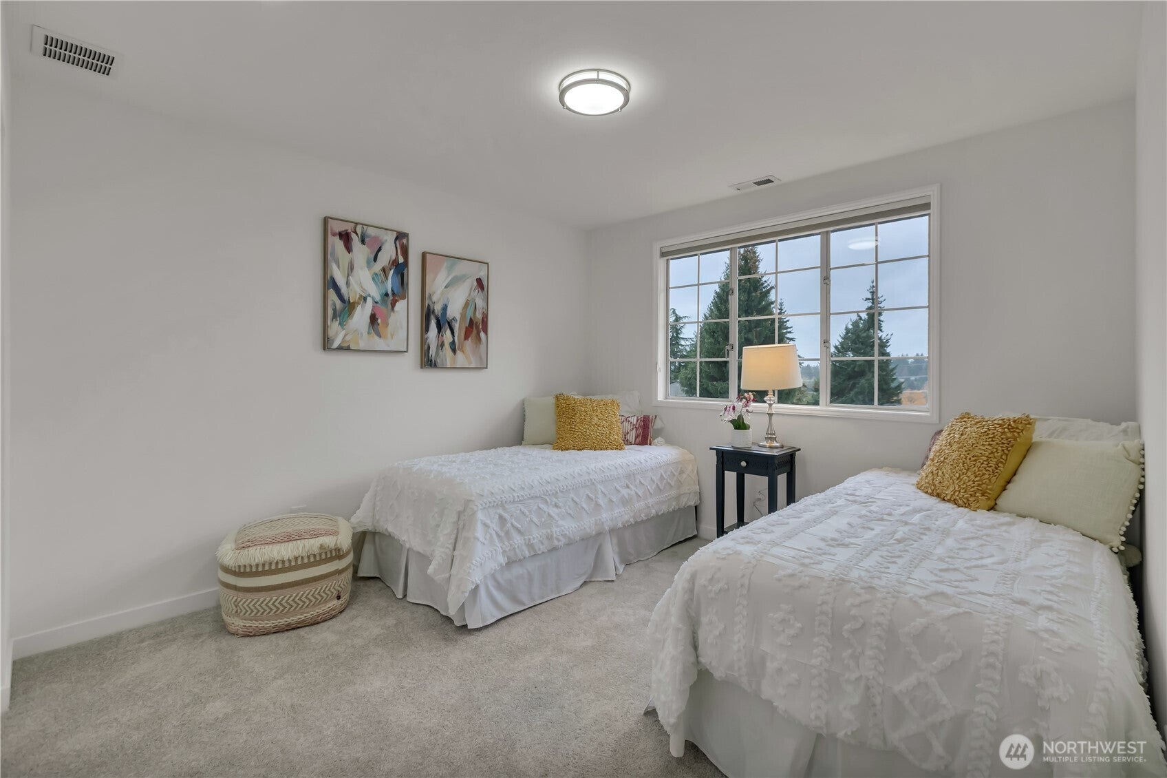 Bellevue, Washington, 98005, United States, 4 Bedrooms Bedrooms, ,3 BathroomsBathrooms,Residential,Active,1988415