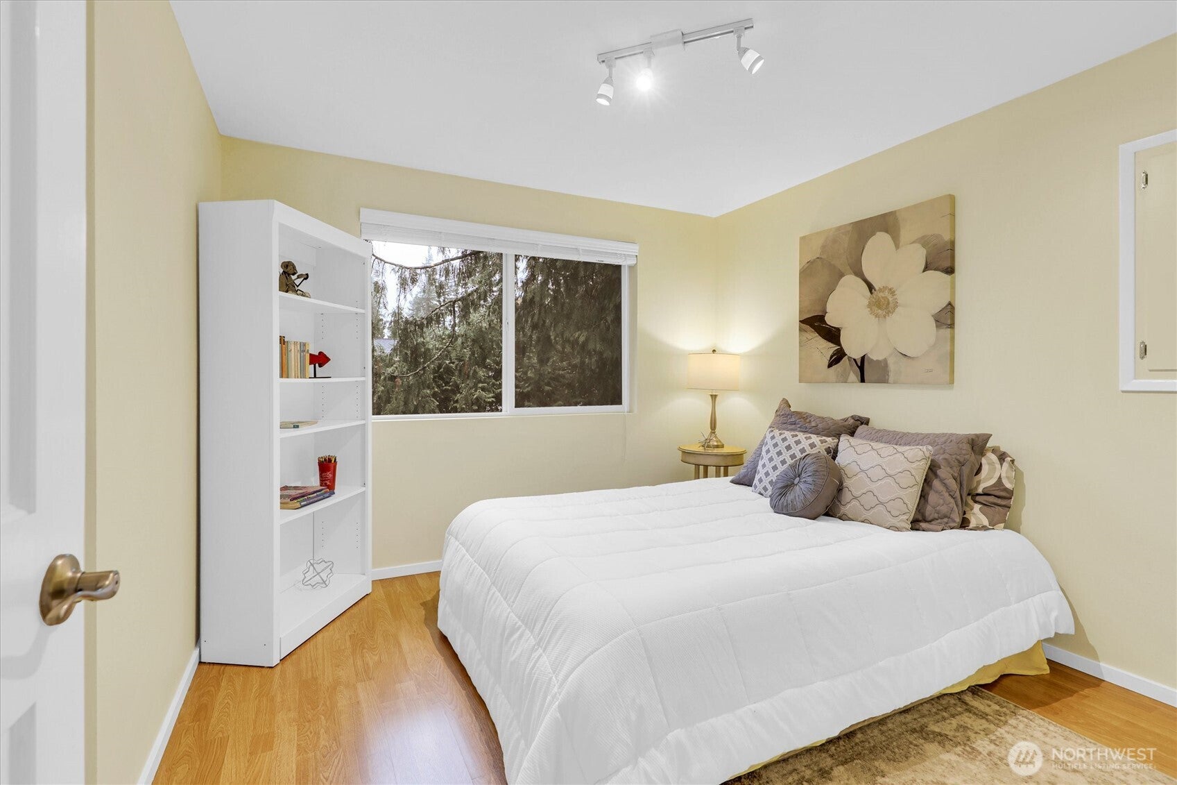 Redmond, Washington, 98052, United States, 5 Bedrooms Bedrooms, ,3 BathroomsBathrooms,Residential,Active,1988724