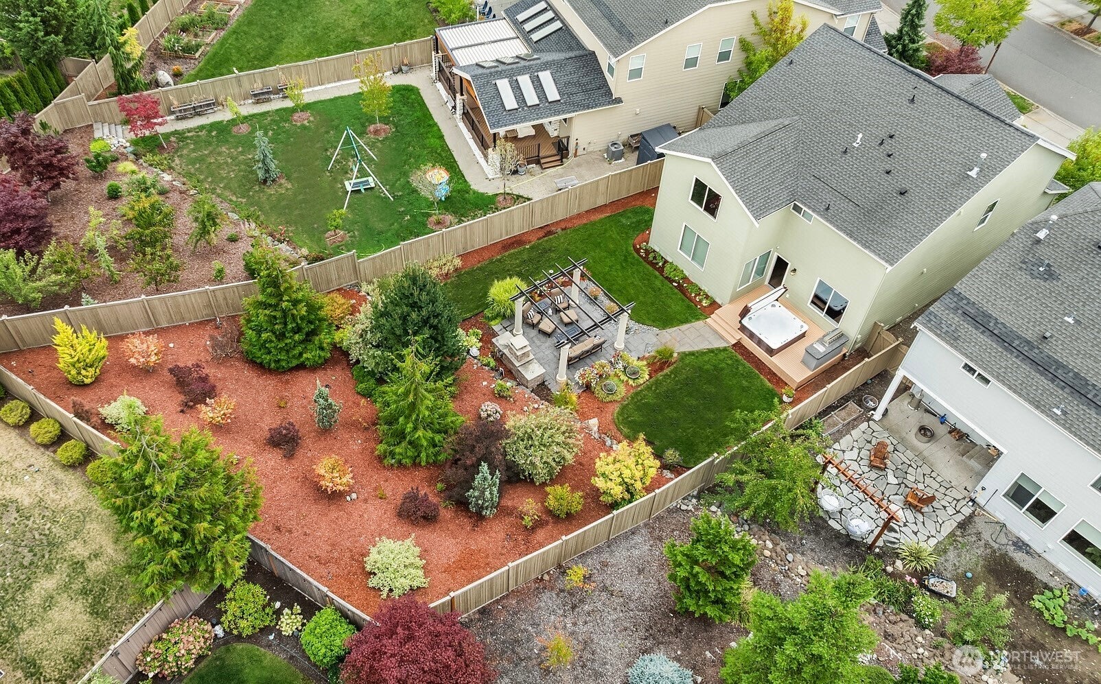 Snoqualmie, Washington, 98065, United States, 5 Bedrooms Bedrooms, ,3 BathroomsBathrooms,Residential,Active,1929447