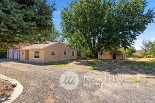 220 SE LAMPERTI LN, COLLEGE PLACE, WA 99324 - Image 1