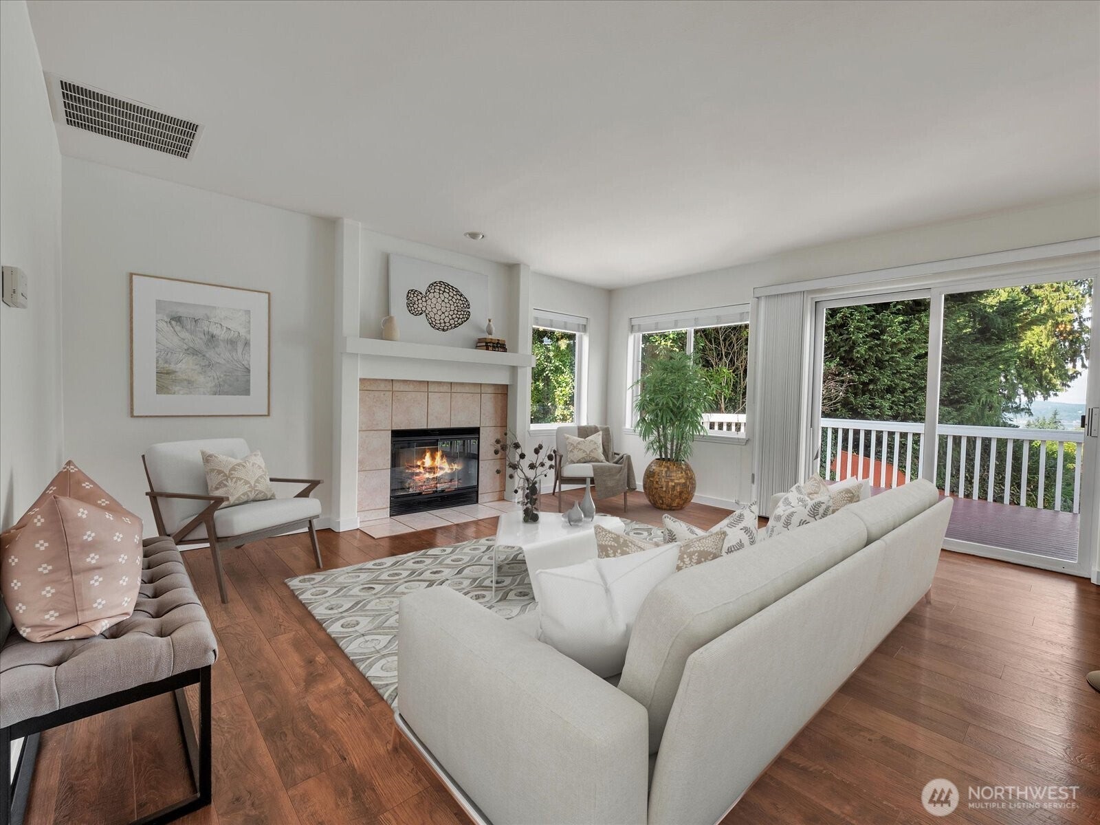 Mukilteo, Washington, 98275, United States, 5 Bedrooms Bedrooms, ,4 BathroomsBathrooms,Residential,Active,1943790