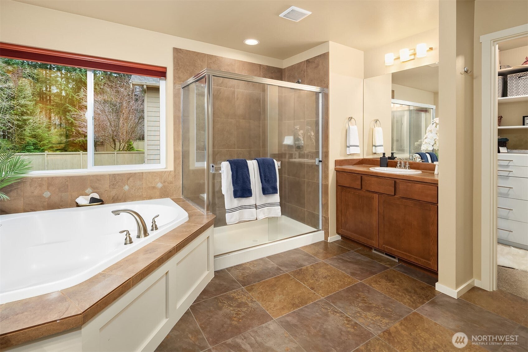 Snoqualmie, Washington, 98065, United States, 5 Bedrooms Bedrooms, ,3 BathroomsBathrooms,Residential,Active,1990623