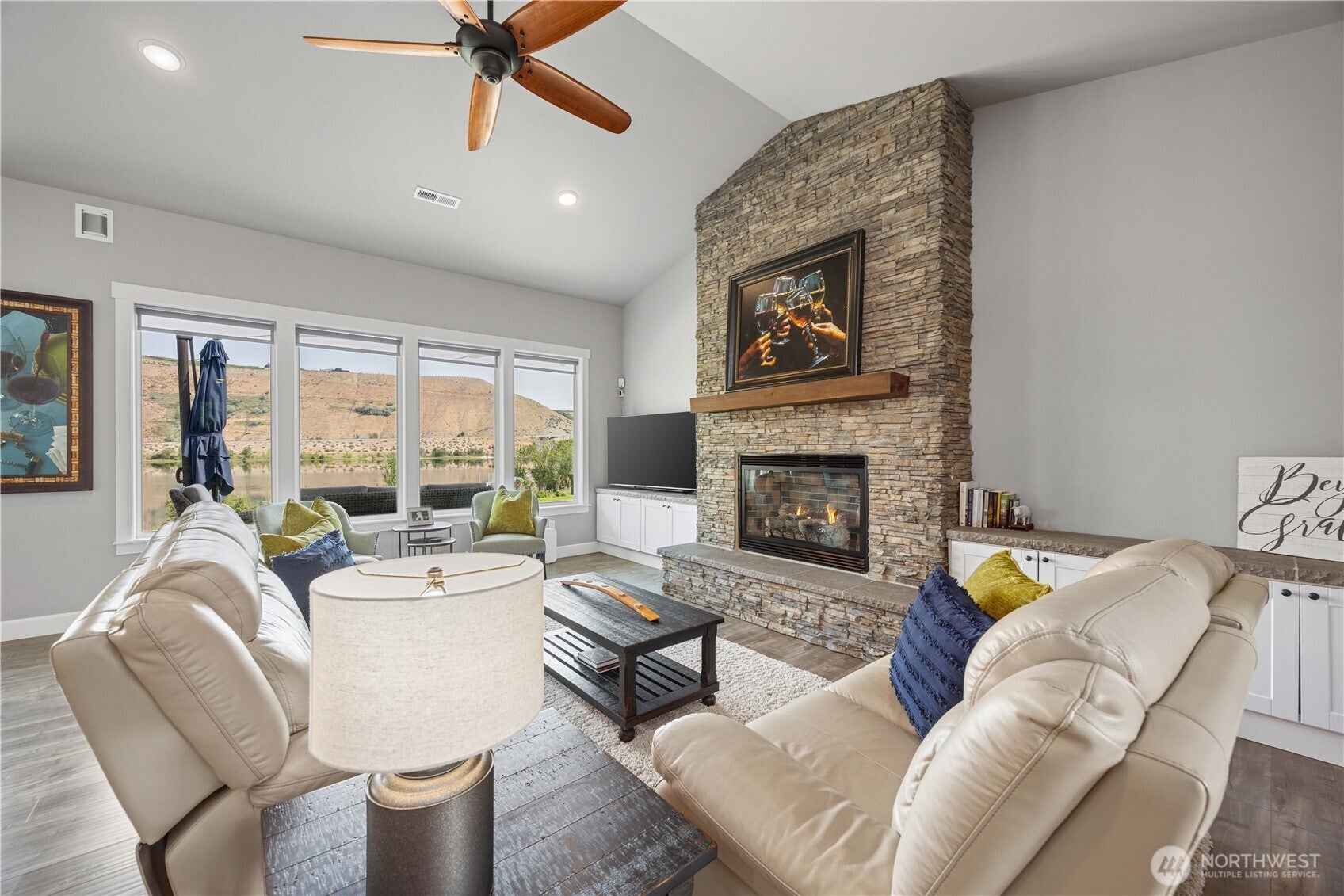 Orondo, Washington, 98843, United States, 4 Bedrooms Bedrooms, ,2 BathroomsBathrooms,Residential,Active,1919394