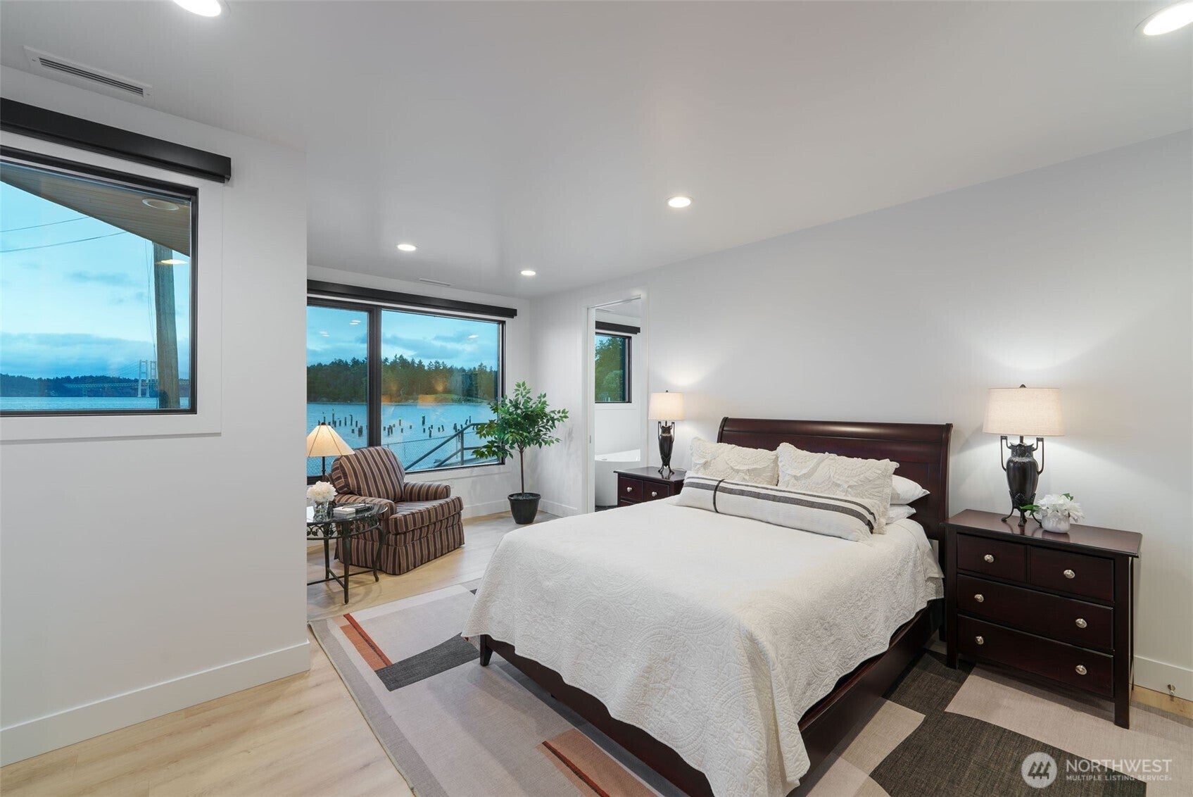 Tacoma, Washington, 98465, United States, 3 Bedrooms Bedrooms, ,4 BathroomsBathrooms,Residential,Active,1844266