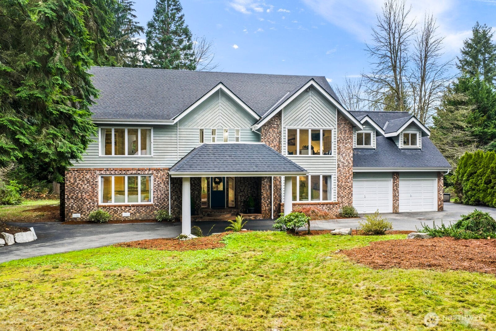 Woodinville, Washington, 98077, United States, 4 Bedrooms Bedrooms, ,4 BathroomsBathrooms,Residential,Active,2001351
