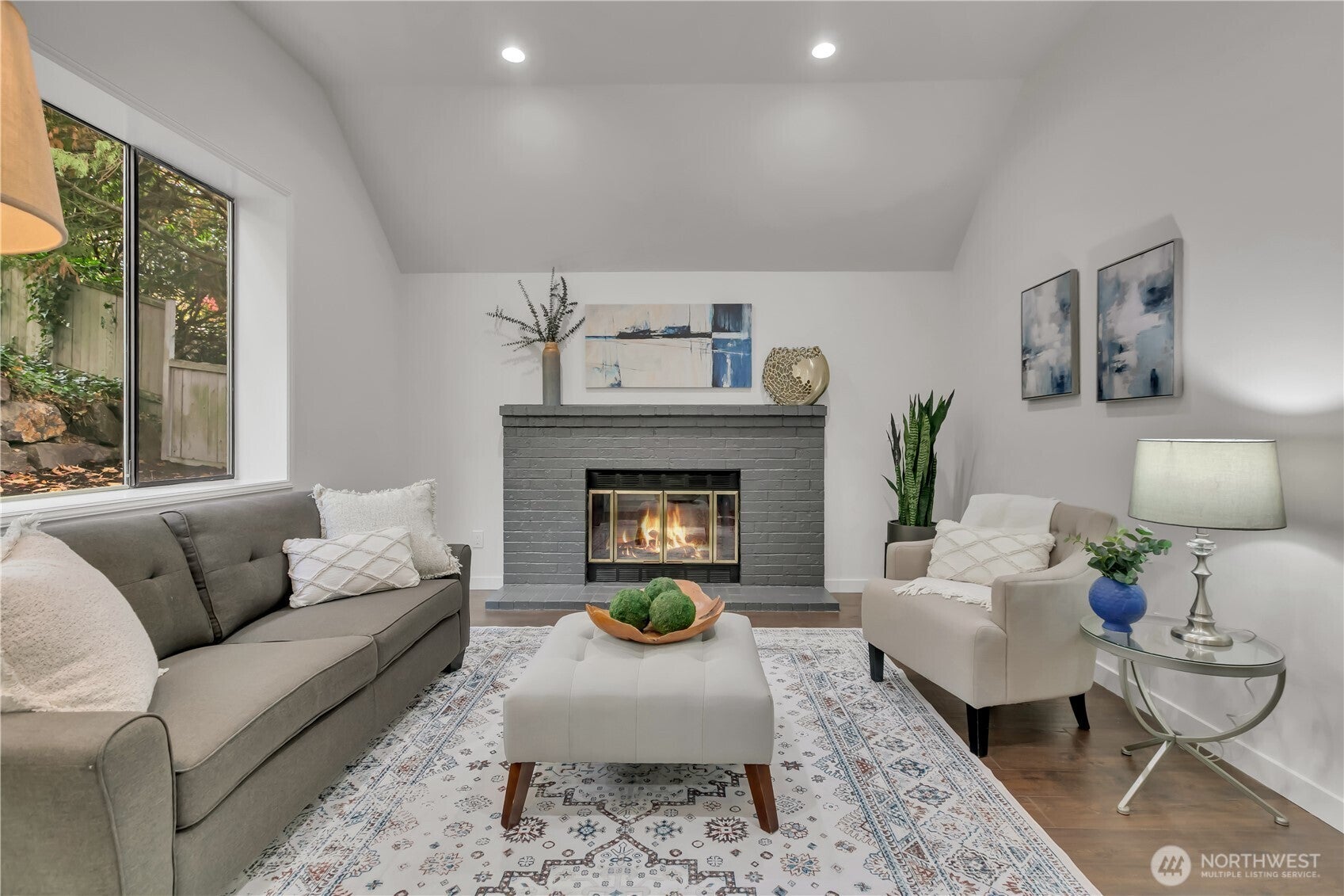 Bellevue, Washington, 98005, United States, 4 Bedrooms Bedrooms, ,3 BathroomsBathrooms,Residential,Active,1988415