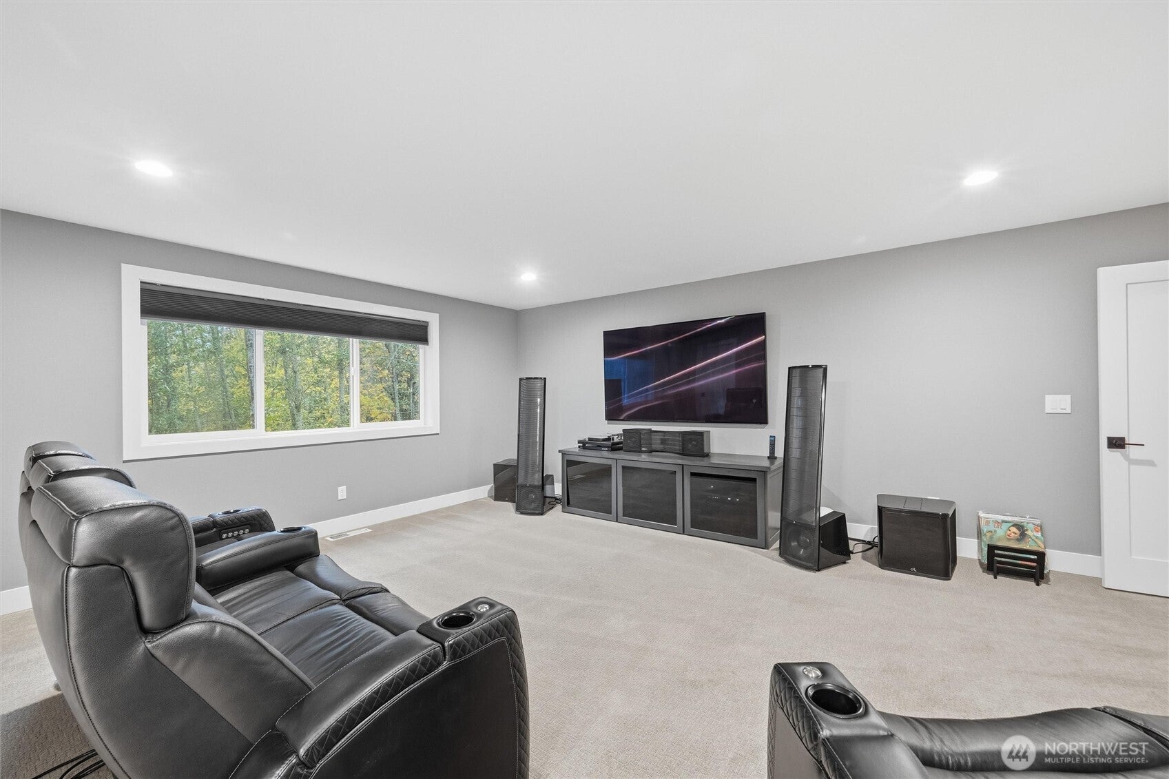 Mount Vernon, Washington, 98274, United States, 3 Bedrooms Bedrooms, ,4 BathroomsBathrooms,Residential,Active,1985575