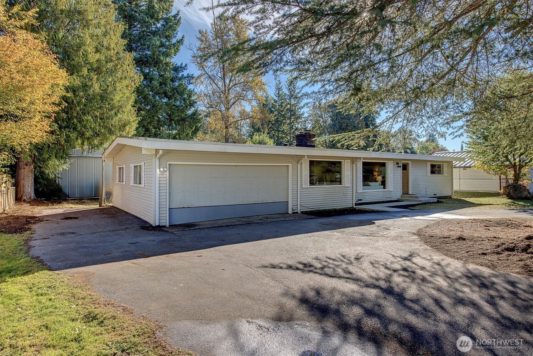 Renton, Washington, 98059, United States, 3 Bedrooms Bedrooms, ,2 BathroomsBathrooms,Residential,Active,1967101