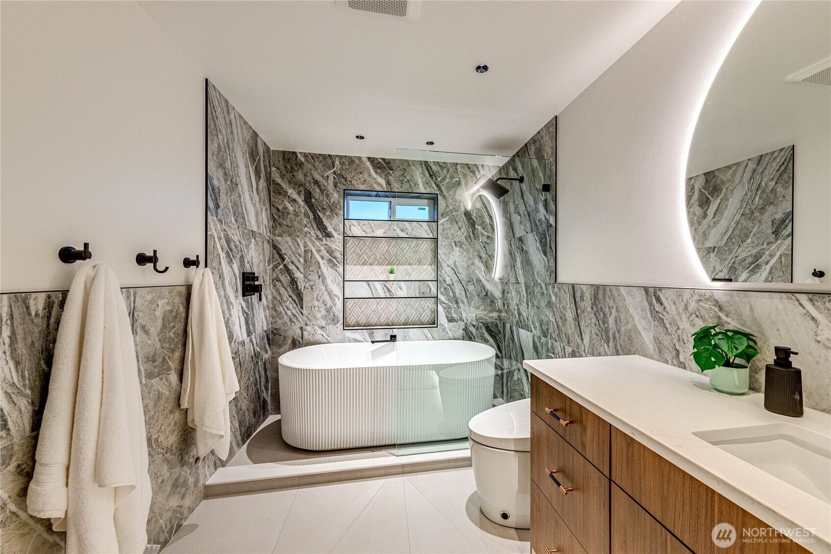 Bothell, Washington, 98021, United States, 4 Bedrooms Bedrooms, ,3 BathroomsBathrooms,Residential,Active,2012228