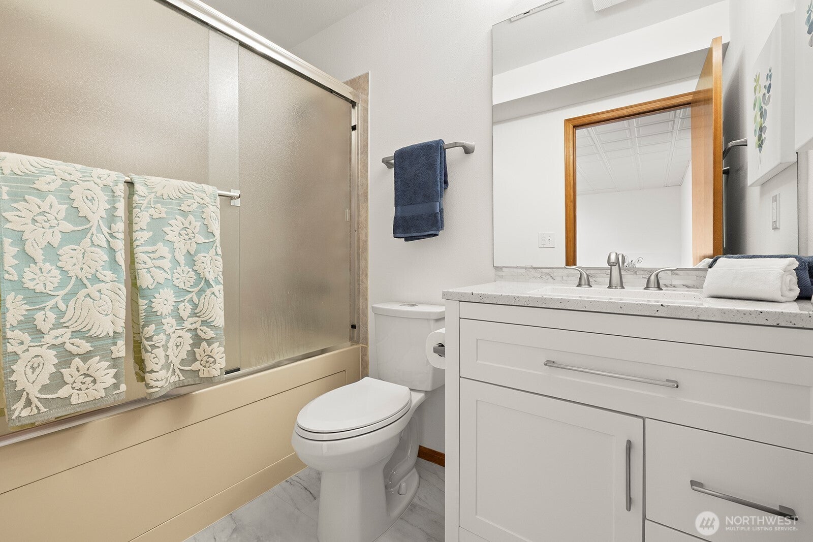 Issaquah, Washington, 98027, United States, 4 Bedrooms Bedrooms, ,3 BathroomsBathrooms,Residential,Active,1952447