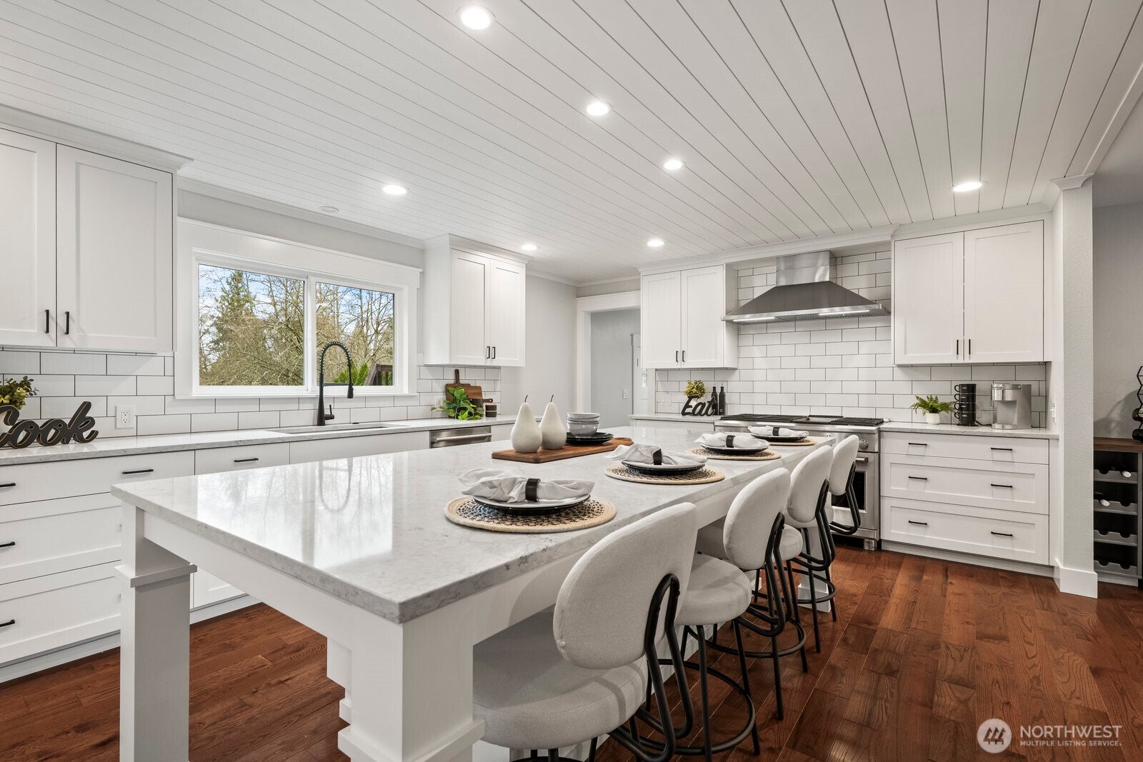 Woodinville, Washington, 98077, United States, 4 Bedrooms Bedrooms, ,4 BathroomsBathrooms,Residential,Active,2001351