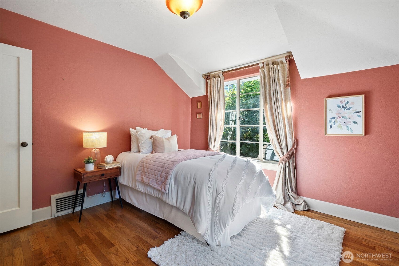 Tacoma, Washington, 98406, United States, 4 Bedrooms Bedrooms, ,4 BathroomsBathrooms,Residential,Active,1952076