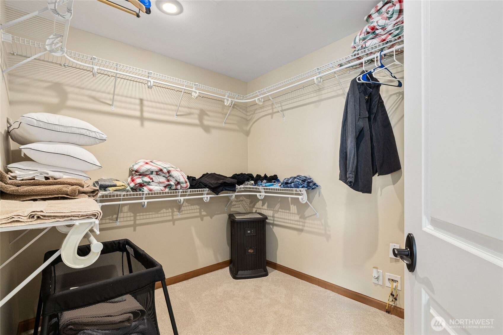 Cle Elum, Washington, 98922, United States, 4 Bedrooms Bedrooms, ,3 BathroomsBathrooms,Residential,Active,1944053