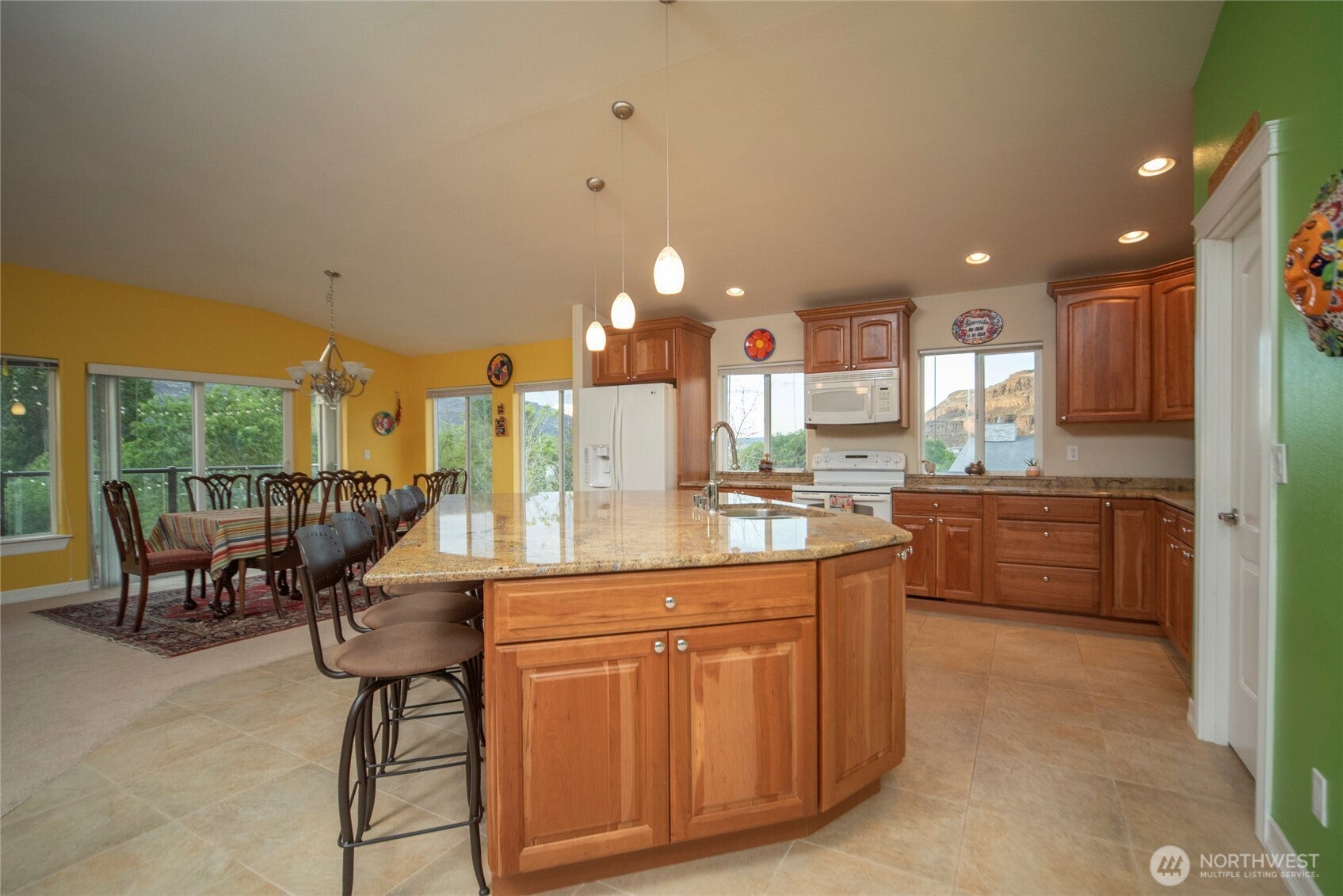 Quincy, Washington, 98848, United States, 4 Bedrooms Bedrooms, ,4 BathroomsBathrooms,Residential,Active,1824915