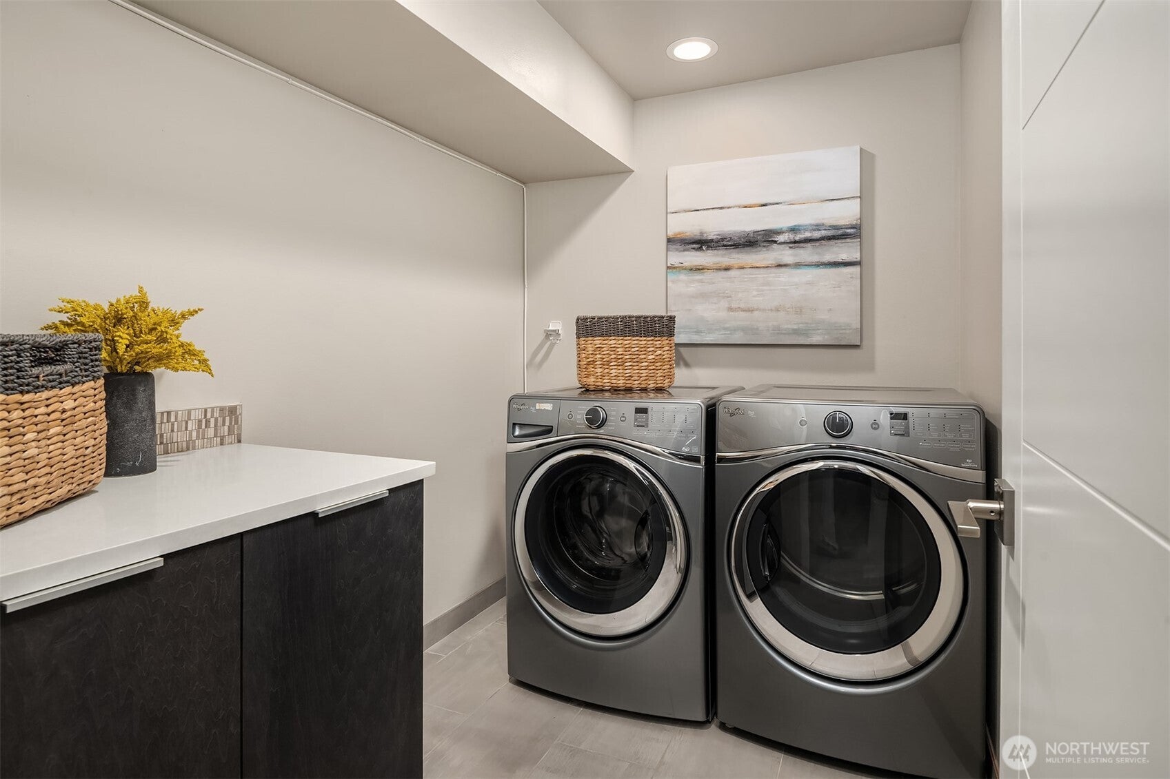 Kirkland, Washington, 98033, United States, 4 Bedrooms Bedrooms, ,5 BathroomsBathrooms,Residential,Active,1973549