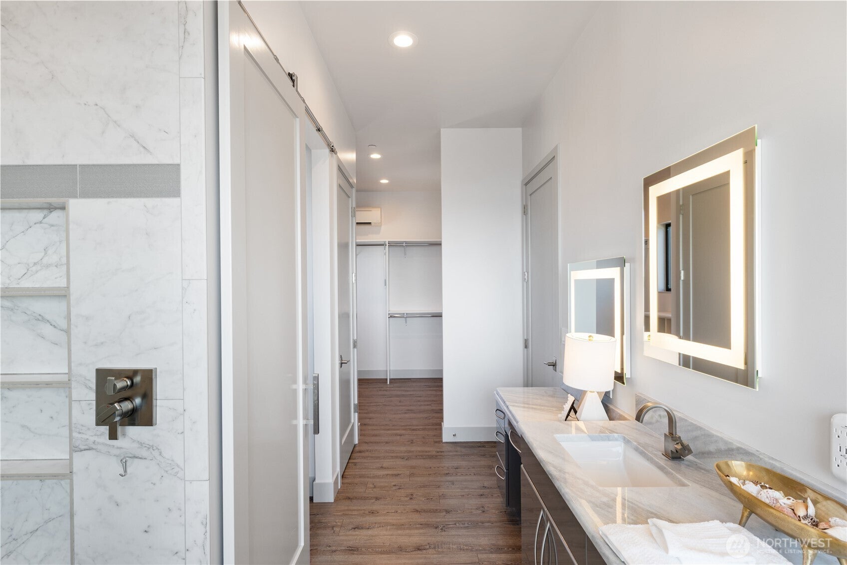 Anacortes, Washington, 98221, United States, 3 Bedrooms Bedrooms, ,3 BathroomsBathrooms,Residential,Active,2007203