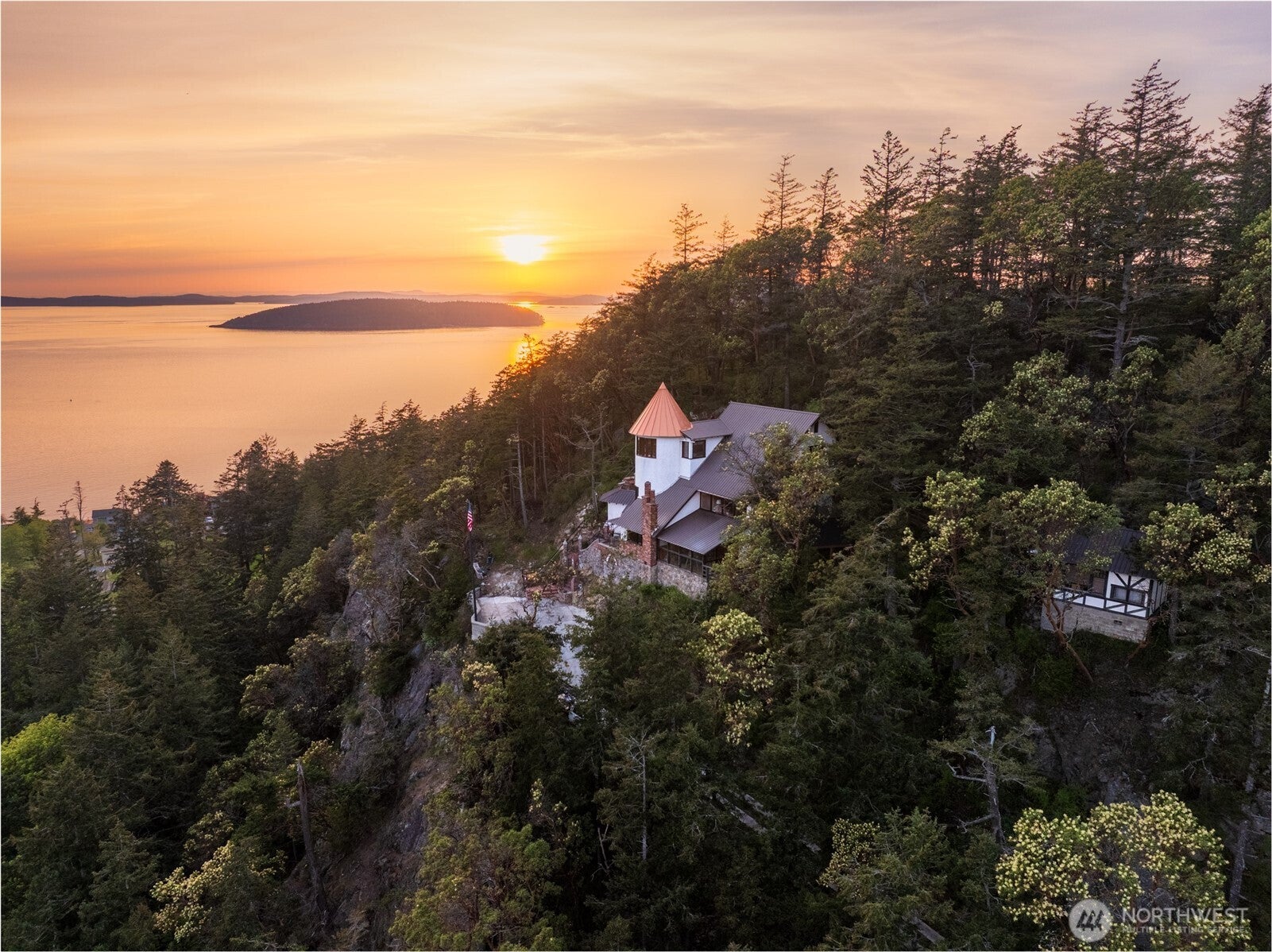 Anacortes, Washington, 98221, United States, 3 Bedrooms Bedrooms, ,2 BathroomsBathrooms,Residential,Active,1953003