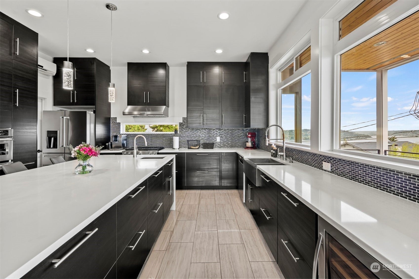 Seattle, Washington, 98178, United States, ,7 BathroomsBathrooms,Residential,Active,1702986