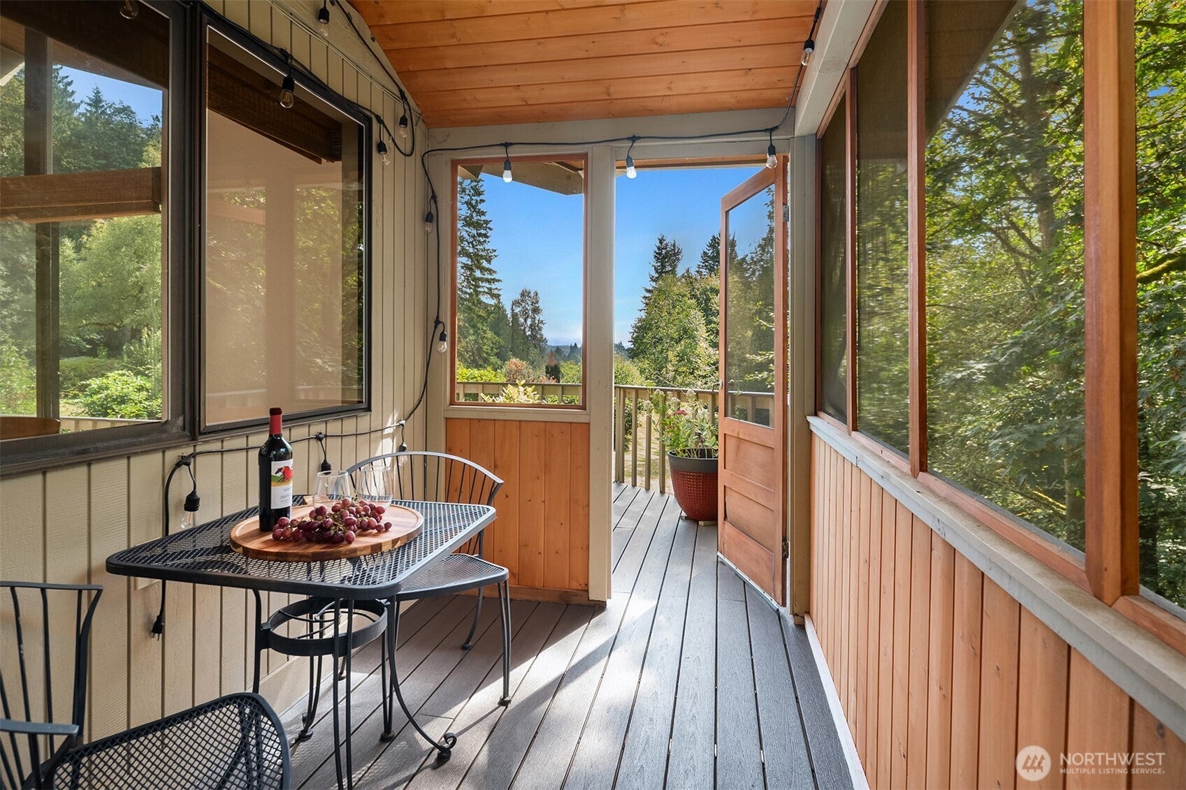 Duvall, Washington, 98019, United States, 4 Bedrooms Bedrooms, ,4 BathroomsBathrooms,Residential,Active,1943766