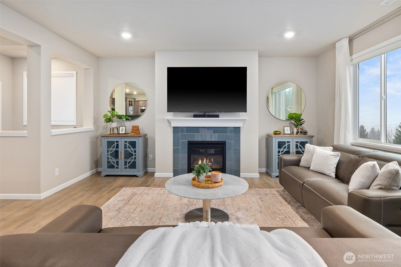 Bothell, Washington, 98021, United States, 4 Bedrooms Bedrooms, ,4 BathroomsBathrooms,Residential,Active,2007270