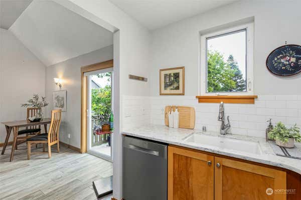 325 WINSLOW WAY W UNIT 200, BAINBRIDGE ISLAND, WA 98110, photo 2 of 25