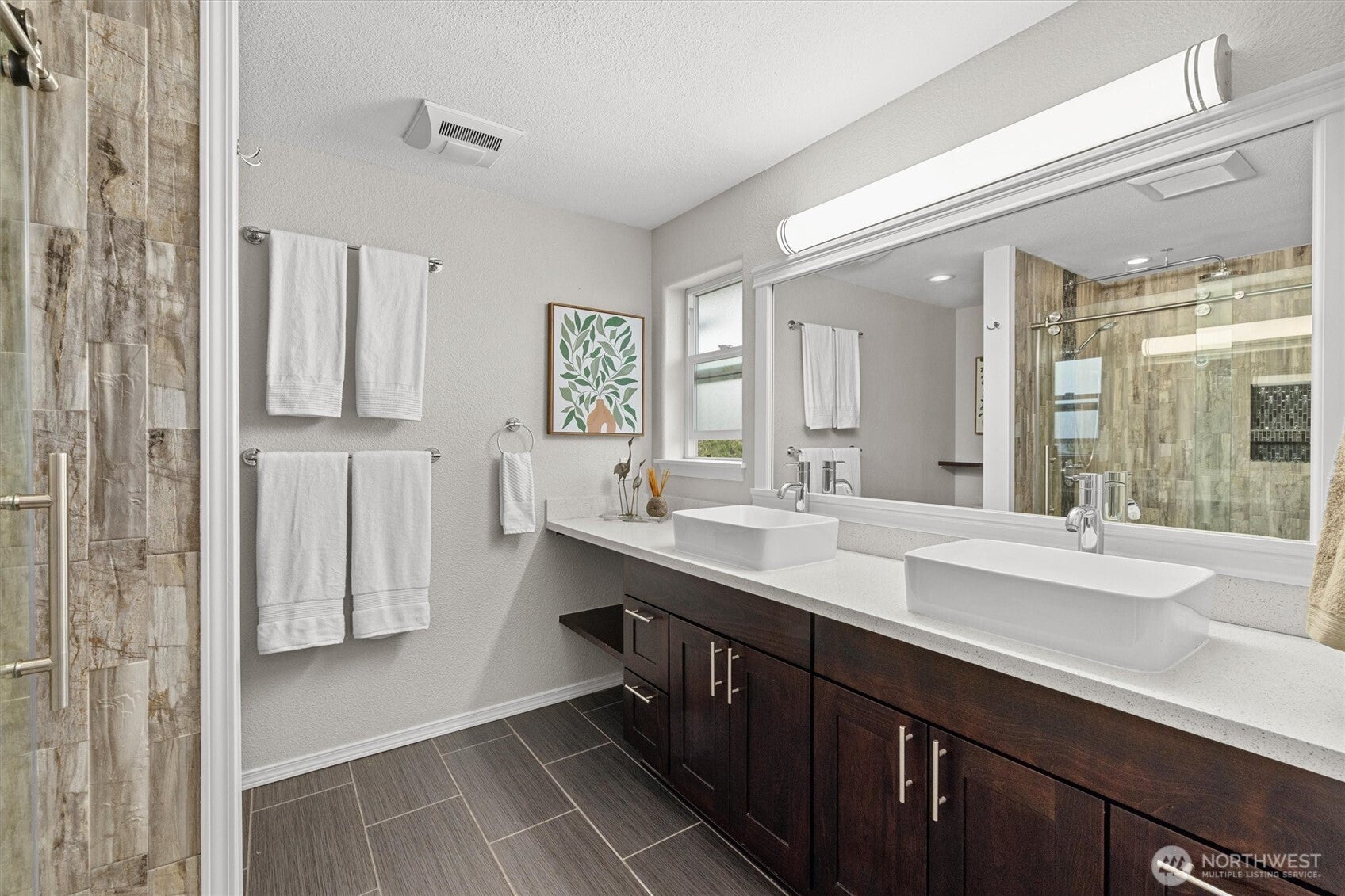 Seattle, Washington, 98118, United States, 4 Bedrooms Bedrooms, ,4 BathroomsBathrooms,Residential,Active,1964271