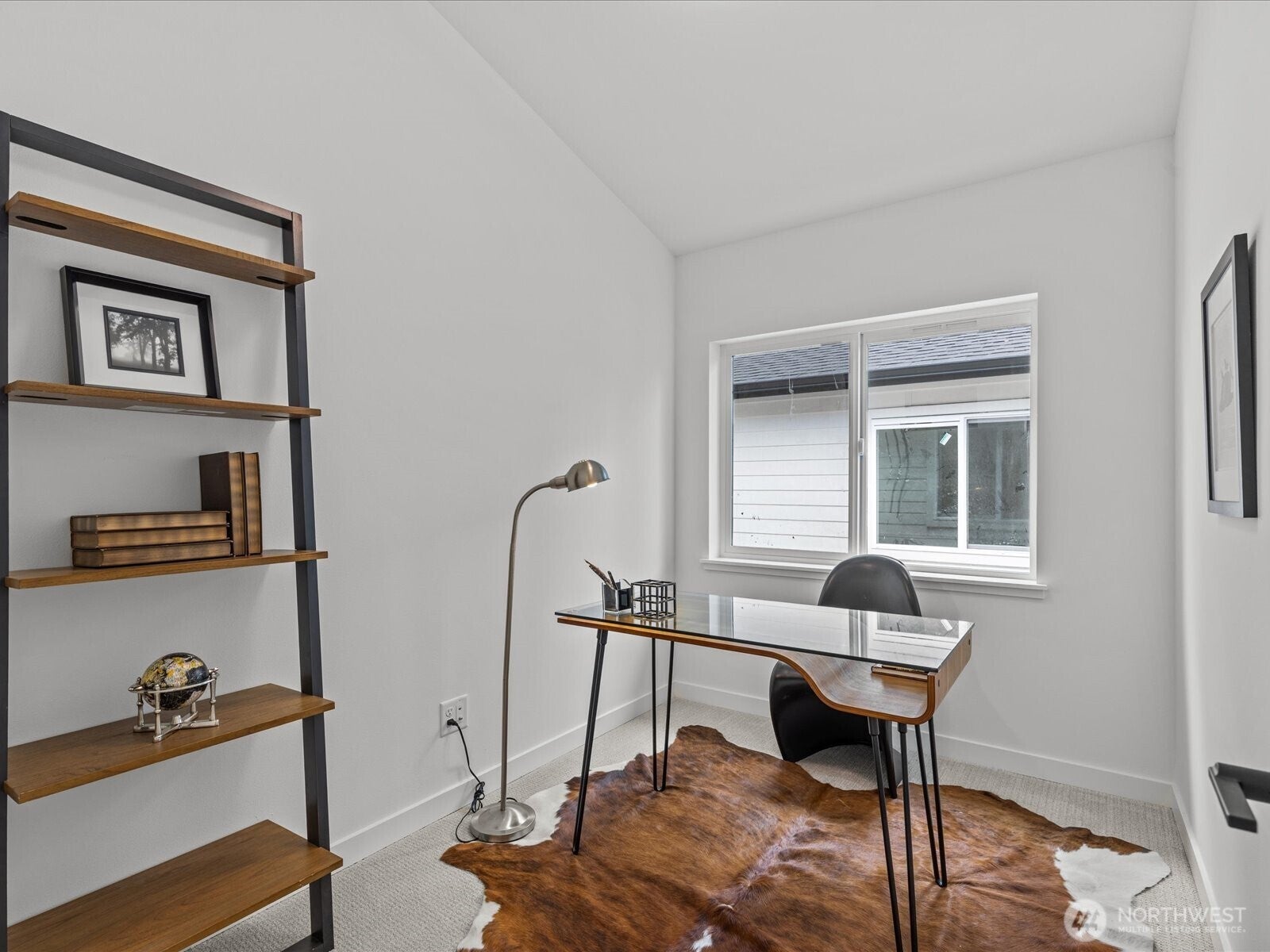 Seattle, Washington, 98117, United States, 4 Bedrooms Bedrooms, ,4 BathroomsBathrooms,Residential,Active,1996697