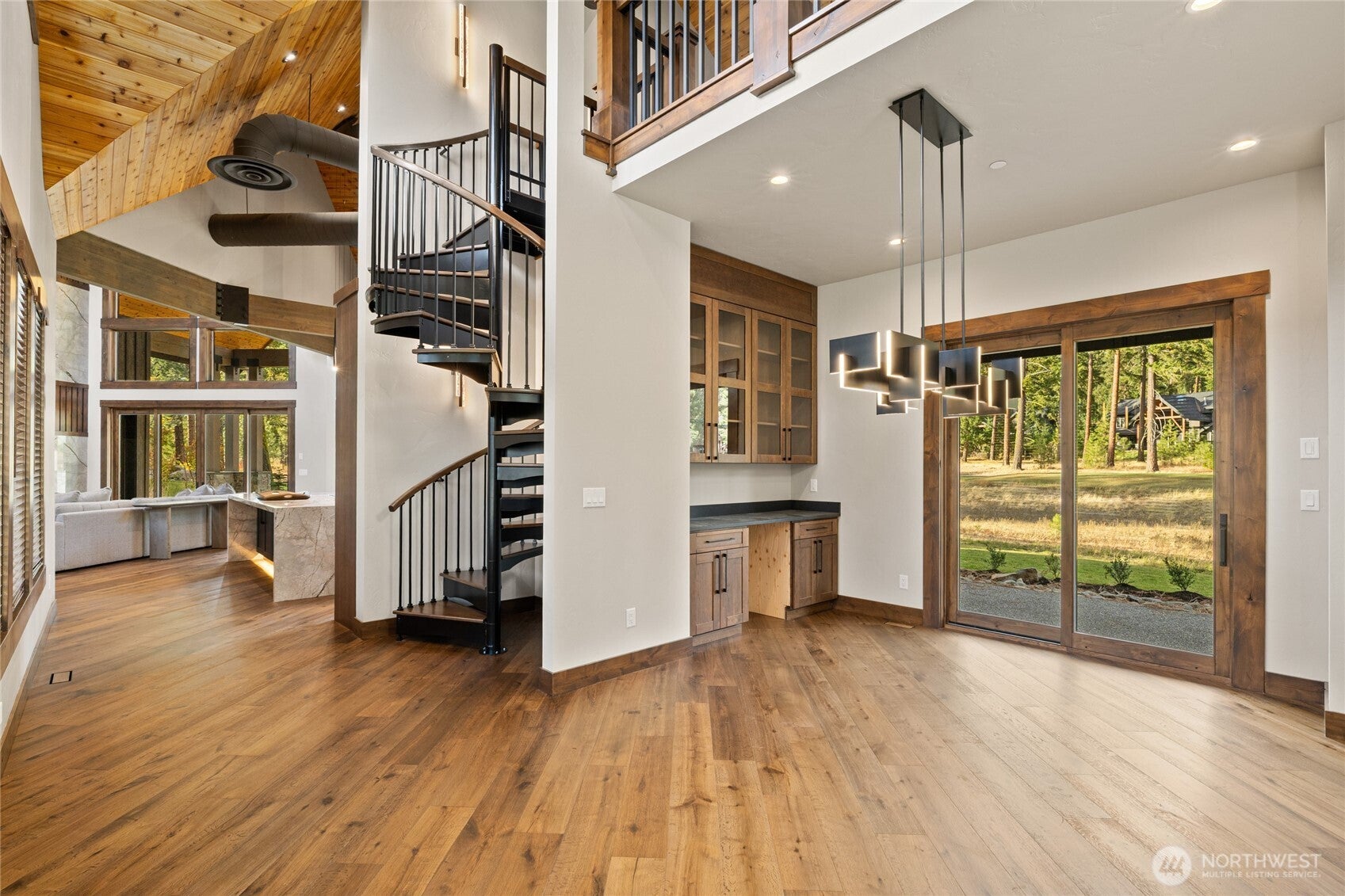 Cle Elum, Washington, 98922, United States, 5 Bedrooms Bedrooms, ,6 BathroomsBathrooms,Residential,Active,2012925