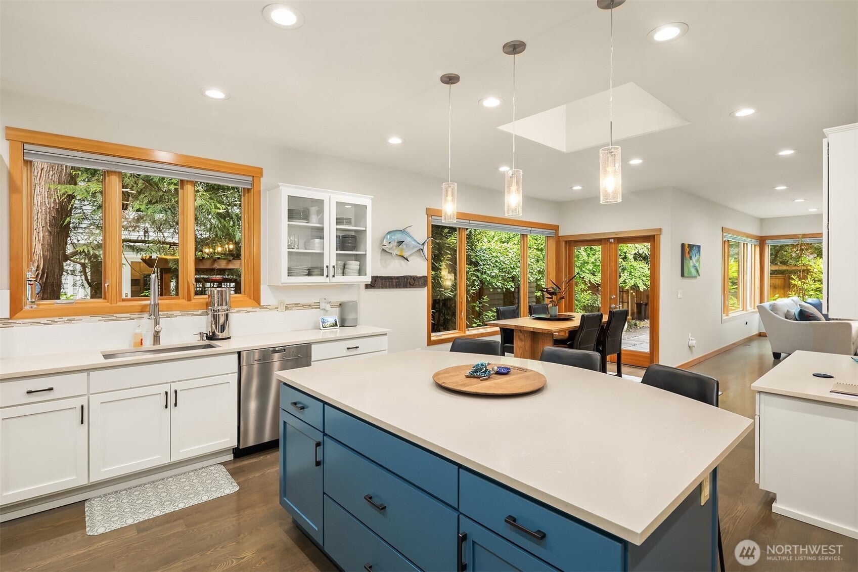 Kirkland, Washington, 98033, United States, 4 Bedrooms Bedrooms, ,3 BathroomsBathrooms,Residential,Active,1943757