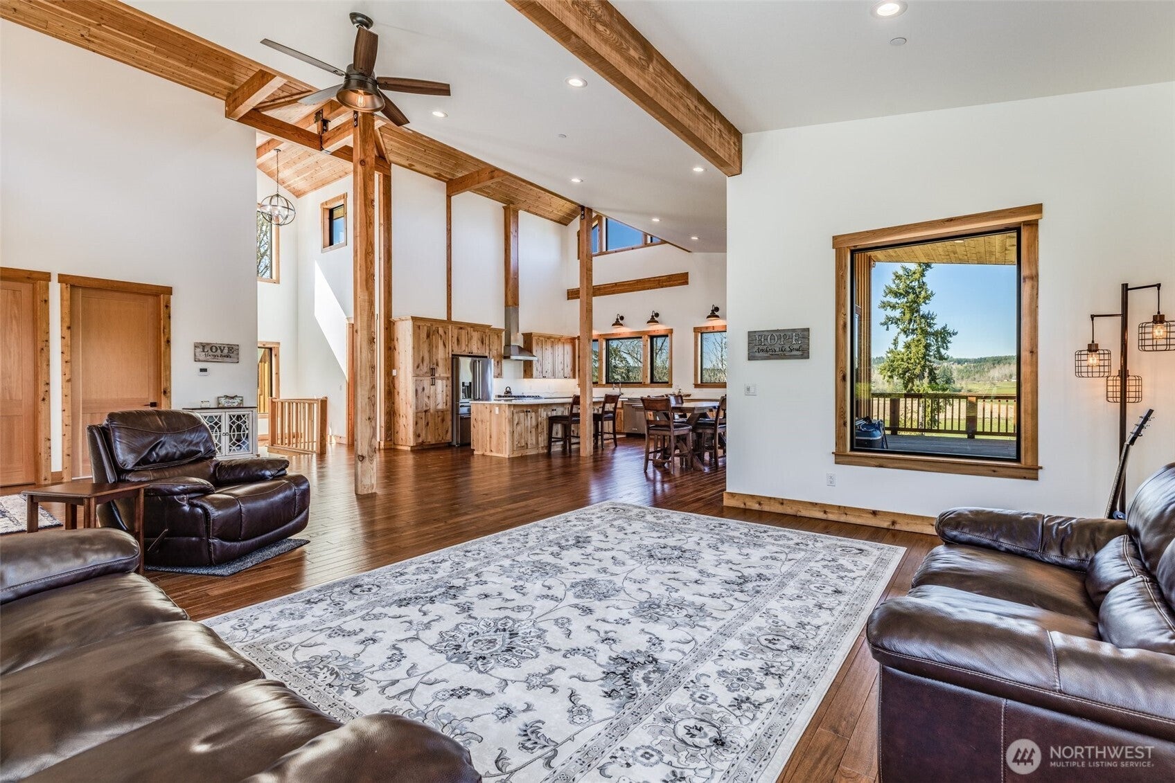 Eatonville, Washington, 98328, United States, 3 Bedrooms Bedrooms, ,3 BathroomsBathrooms,Residential,Active,1798196