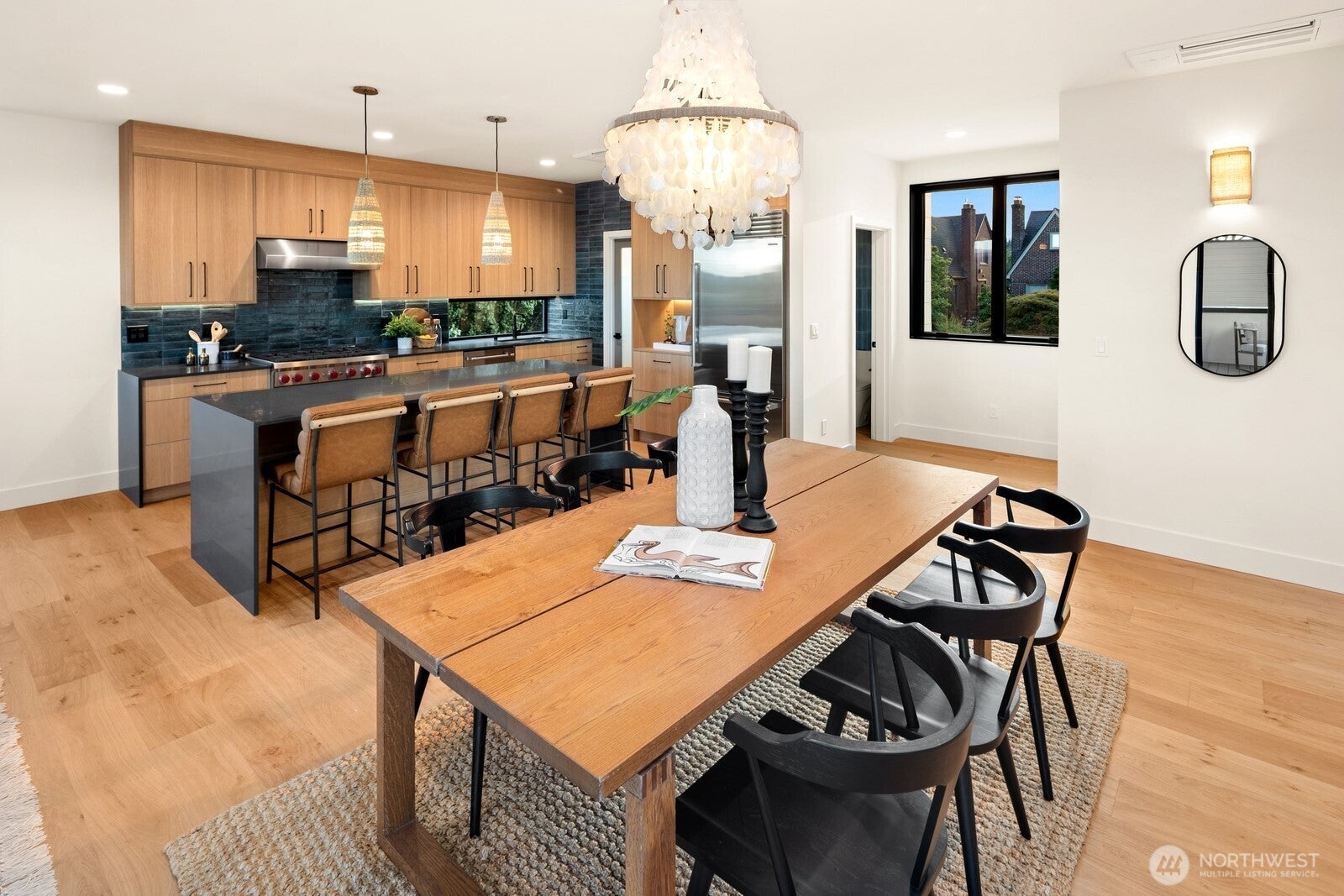 Seattle, Washington, 98118, United States, 5 Bedrooms Bedrooms, ,4 BathroomsBathrooms,Residential,Active,1909862