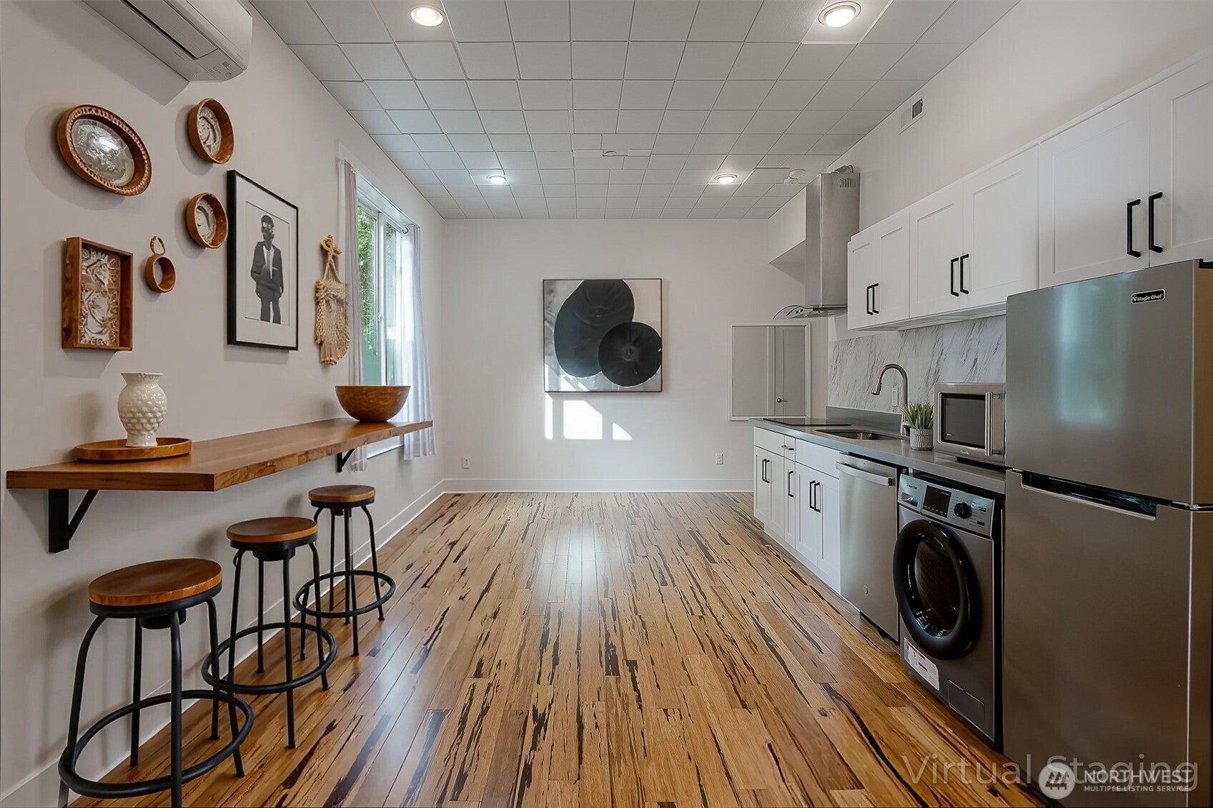 Sammamish, Washington, 98074, United States, 5 Bedrooms Bedrooms, ,4 BathroomsBathrooms,Residential,Active,1953706