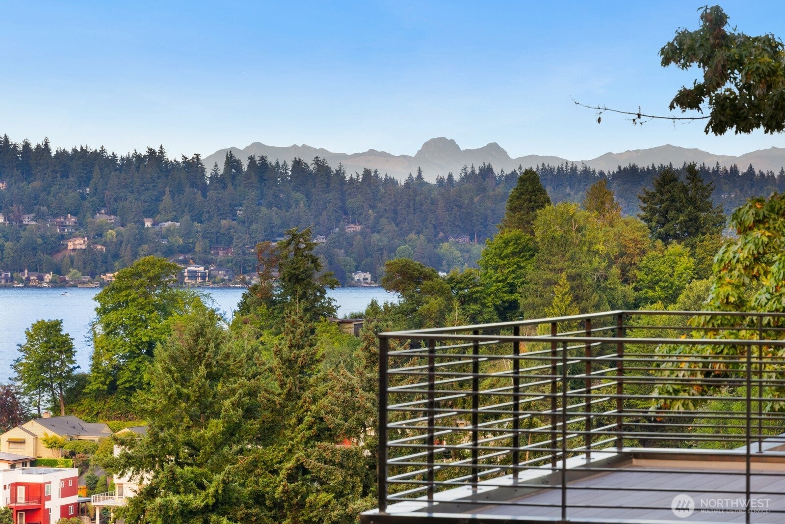 Seattle, Washington, 98118, United States, 5 Bedrooms Bedrooms, ,4 BathroomsBathrooms,Residential,Active,1909862